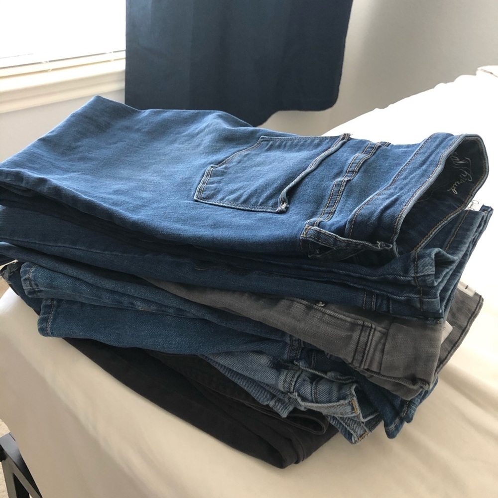 6 PAIRS OF JEANS BUNDLE